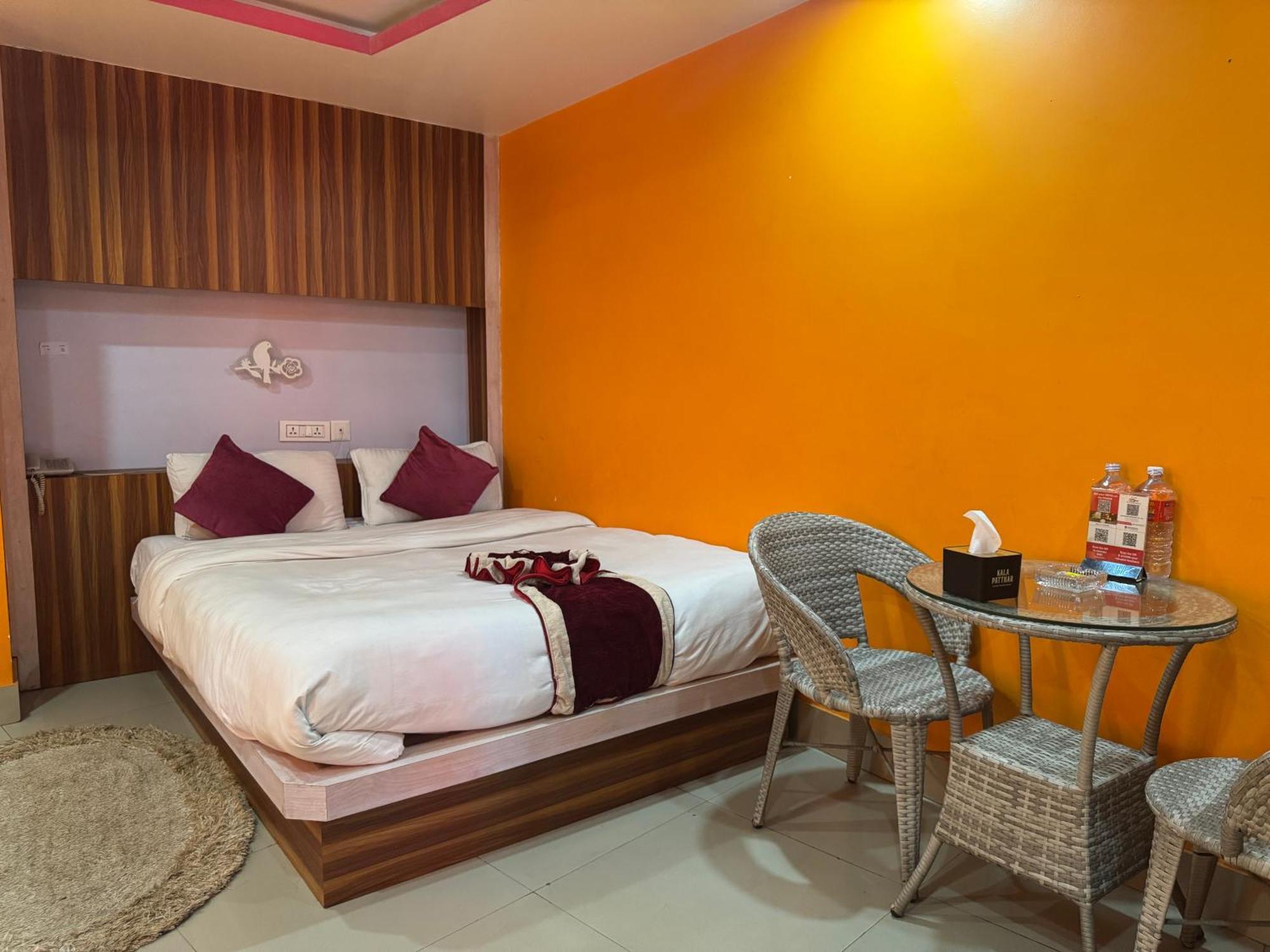 Om Tandoori Hotel Kathmandu Exterior photo